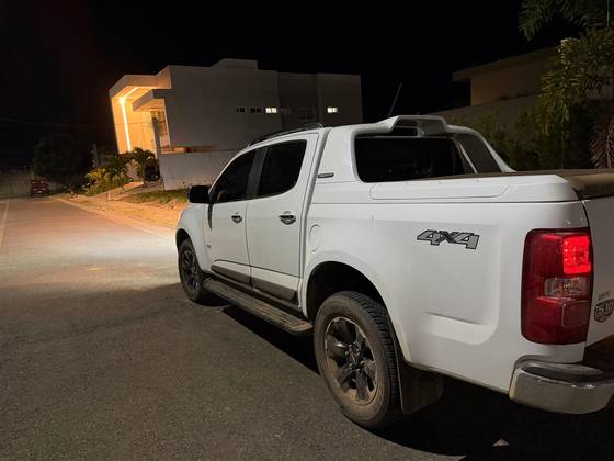 CHEVROLET S10 2.8 16V TURBO DIESEL HIGH COUNTRY CD 4X4 AUTOMÁTICO